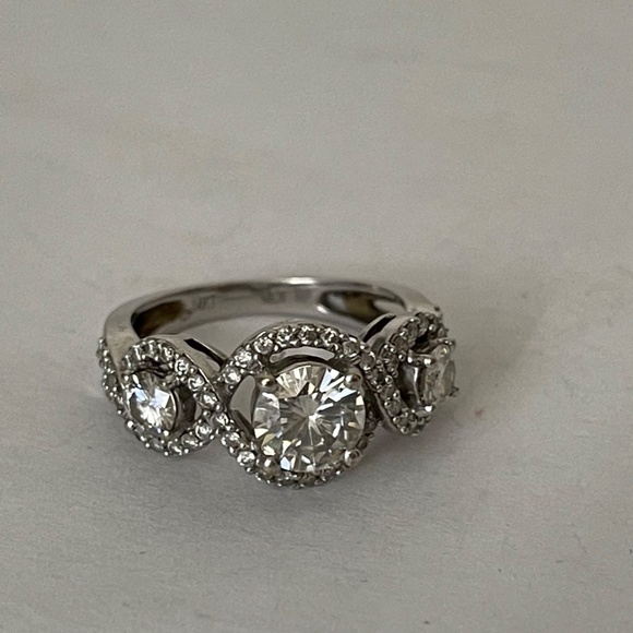 14k white gold moissanite ring size 7 - Picture 11 of 11